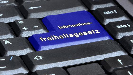 Tastatur - auf der ENTER-Taste steht Informationsfreiheitsgesetz 